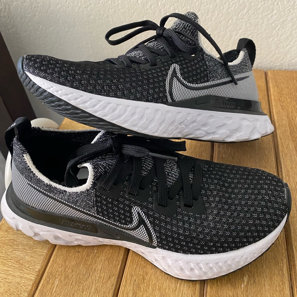 NIKE FLYNIT INFINITY REACT